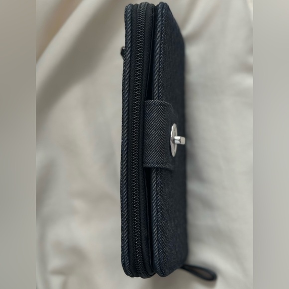 Vera Bradley quilted wallet - Picture 2 of 6